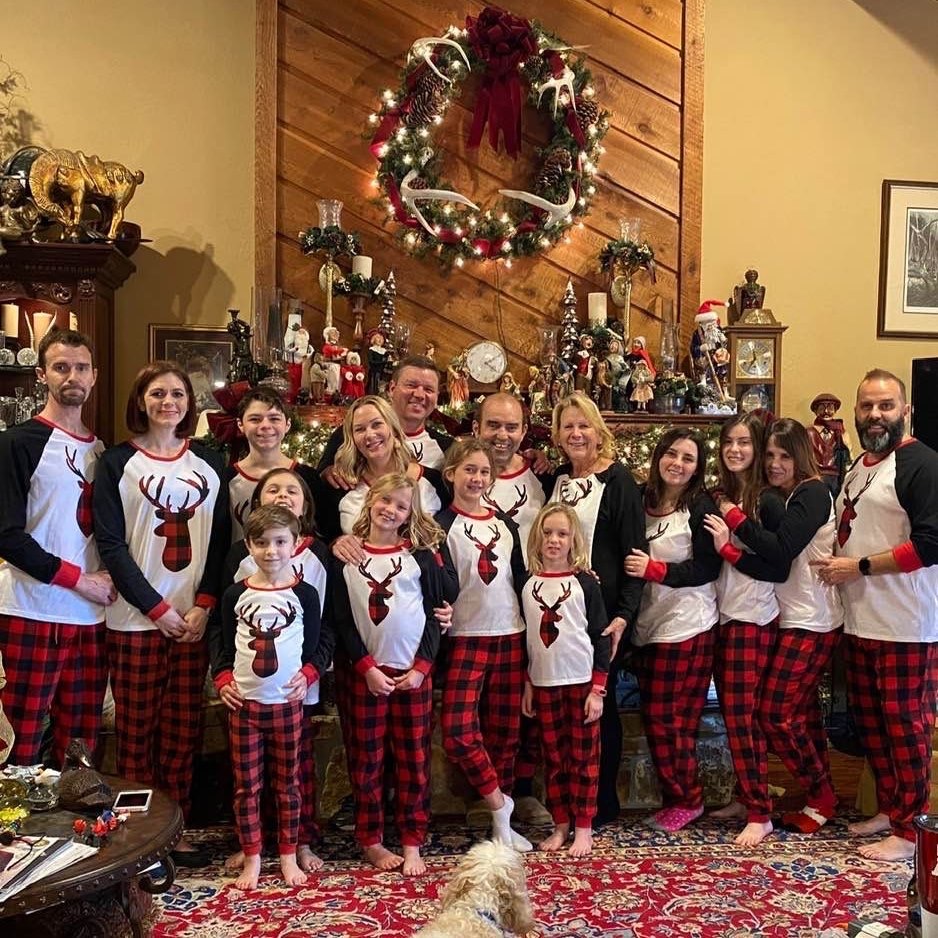 Shirley (Roll) and Paul Robuckâs family (2019)